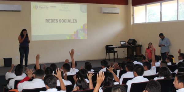 Conferencia «Redes Sociales»