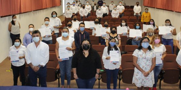 Entrega de constancias: “Juventudes en acción para la prevención del embarazo adolescente en Yucatán”