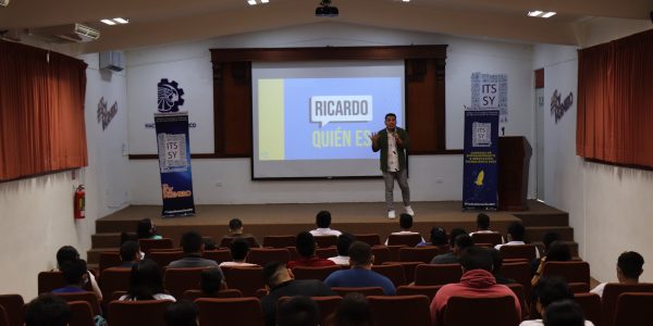 Plática “El  Secreto para Emprender desde la Universidad”